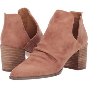 NWT Report Tonya Low Cut Chunky Heel Boot